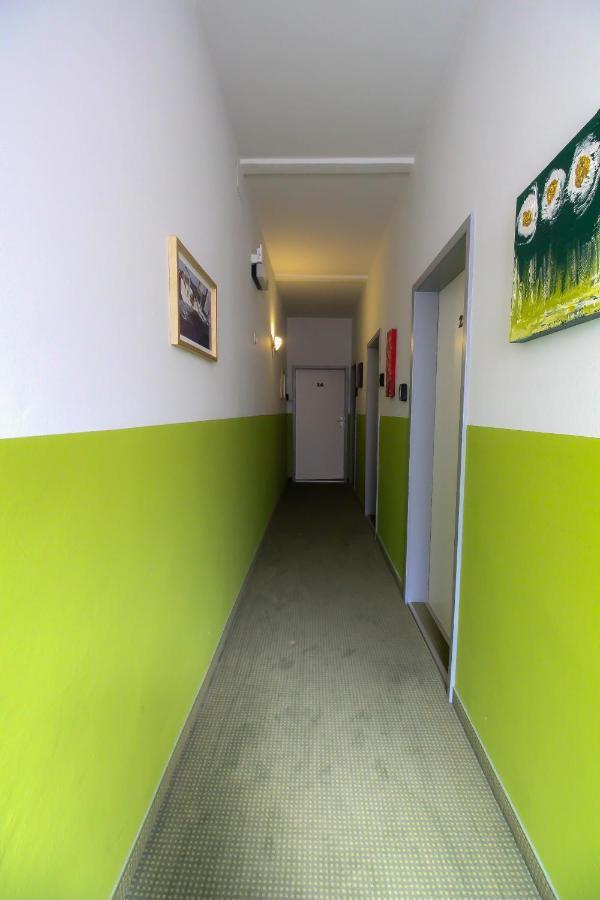 Economic 2Sb Apartment In Lively Area Vienna Exterior photo